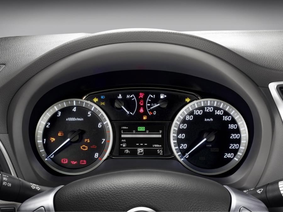  Nissan Sylphy 2012 года  (фото 7 из 14)